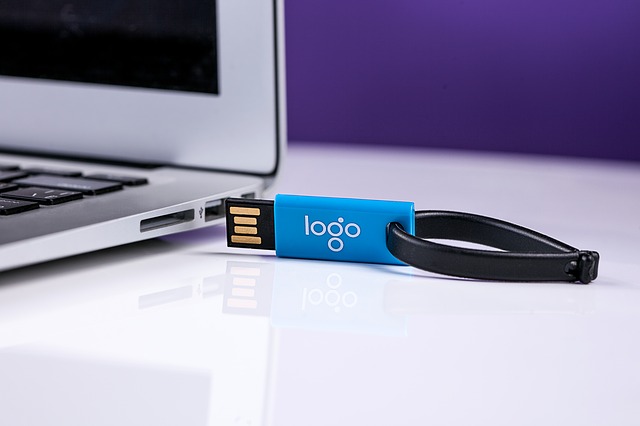Propagační předmět v podobě USB disku